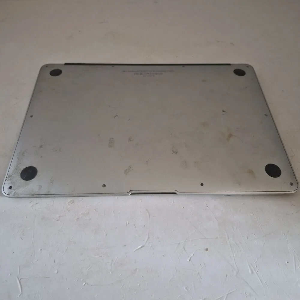 lot of 3 apple macbook air (Models: A1466, A1369, A1465)